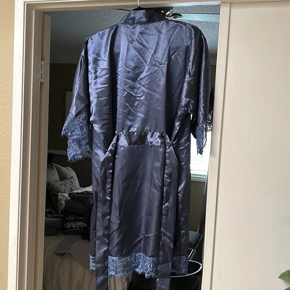 Navy silk robe - Picture 5 of 6
